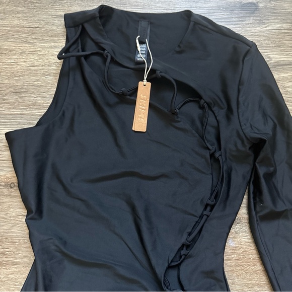 SKIMS Black One-Shoulder Dress with Cut-Out Design - Picture 5 of 6